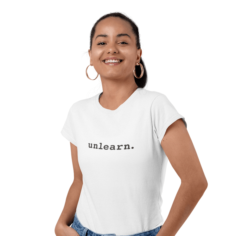 unlearn. Women's Logo - Fitted T-Shirt*